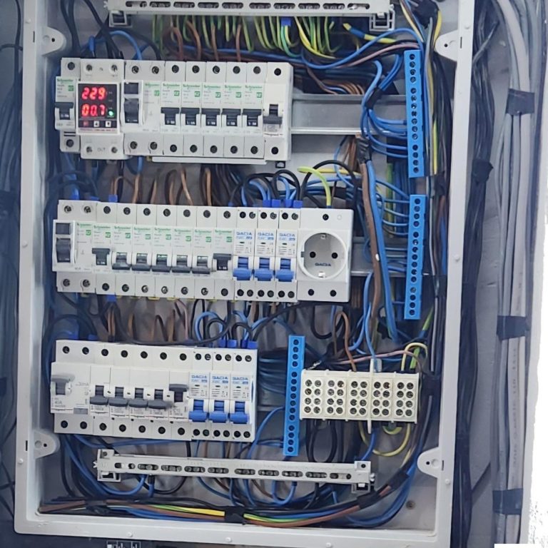 Typische Fehler bei der Elektroinstallation – Vermeide teure Probleme mit unseren Tipps.
